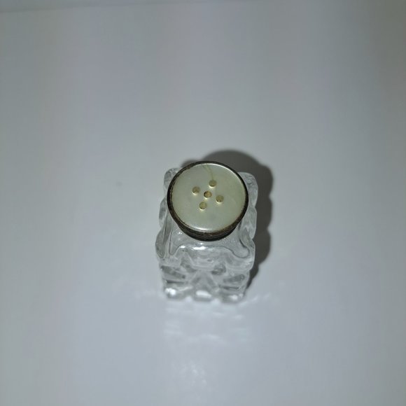 Vintage Salt and Pepper shakers in cut glass - Rare - Picture 3 of 3